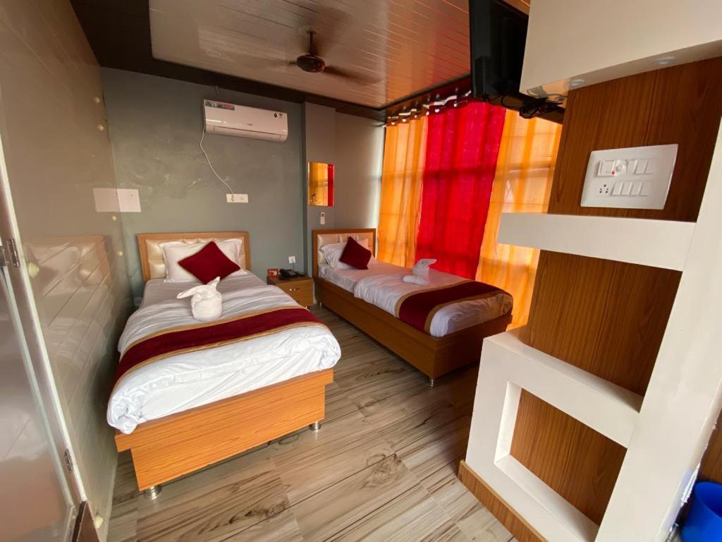 Hotel Kjs Inn Bahasi Exterior photo